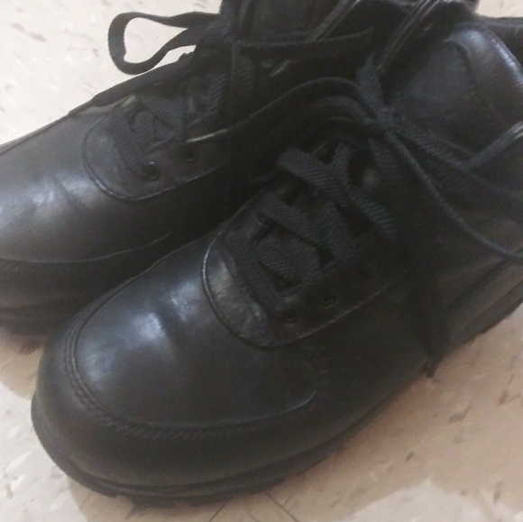 Boots - Picture 3 of 8